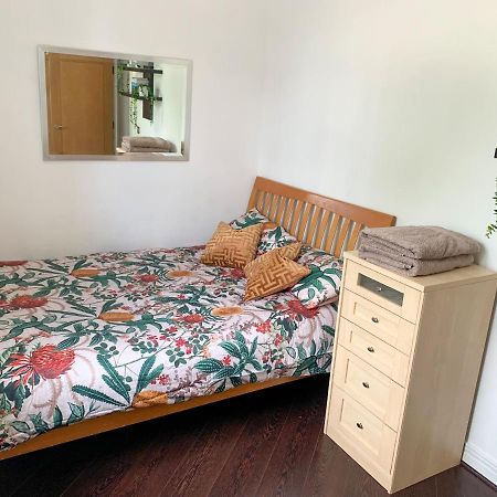 Room In Stratford With Private Bathroom And Parking London Exteriör bild